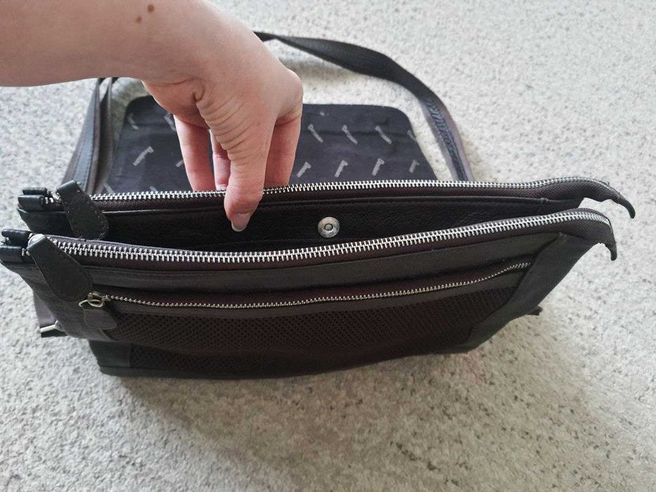 Чоловічий шкіряний портфель Desisan коричневий