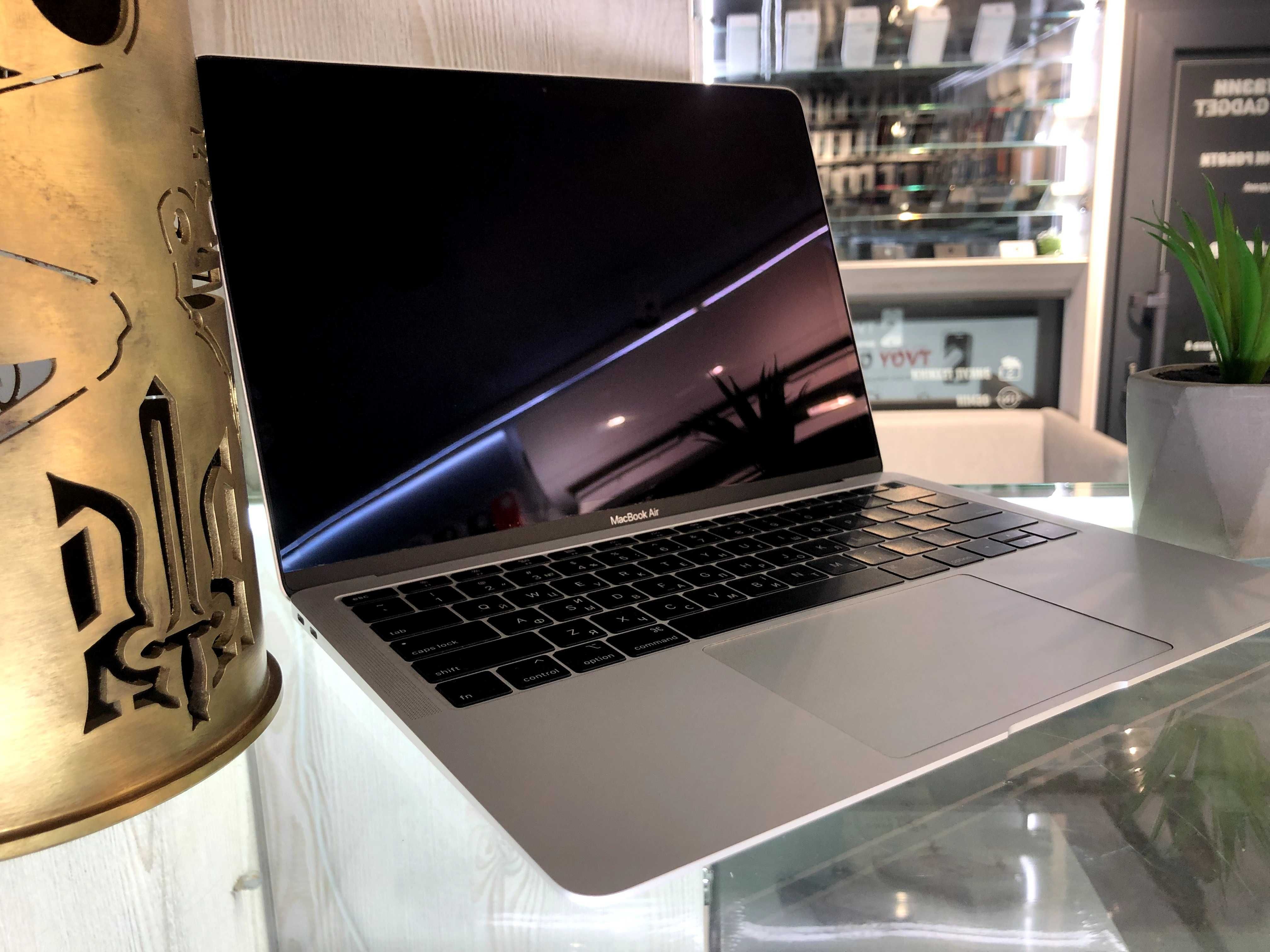MacBook Air 13’ 2020 8RAM 256 SSD intel Core i3 Space Gray МакБук