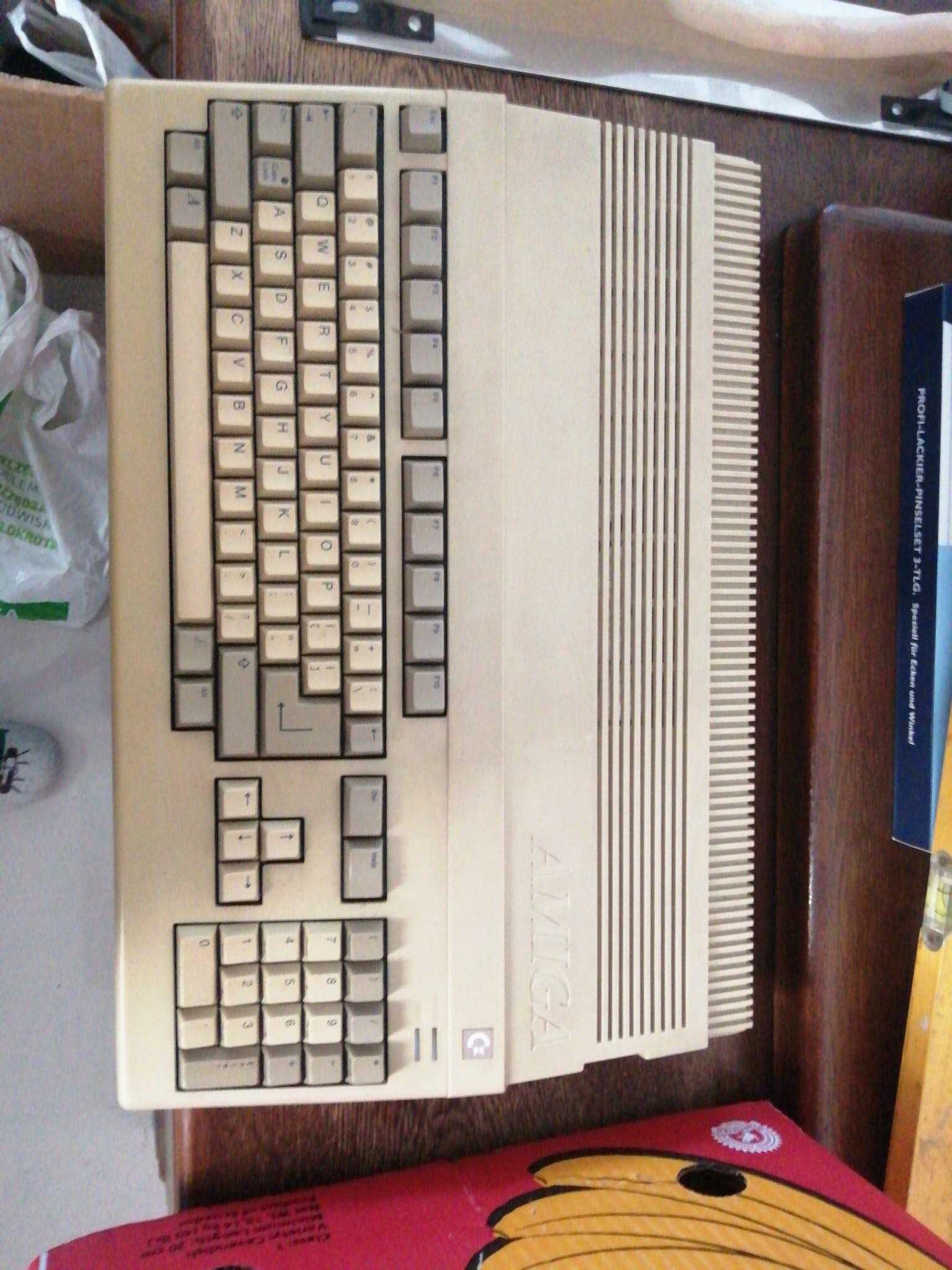 Amiga  A500  Commodore