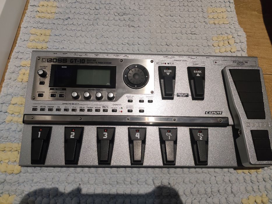 Pedaleira Boss gt10 como nova