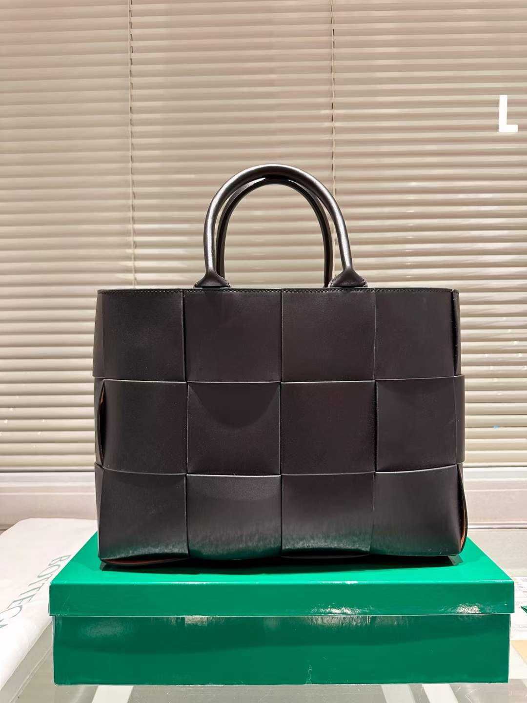 Torebka Bottega Veneta damska torba 555-31