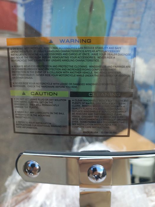 Ветровое стекло на мотоцикл Harley новые ни разу не использовалась