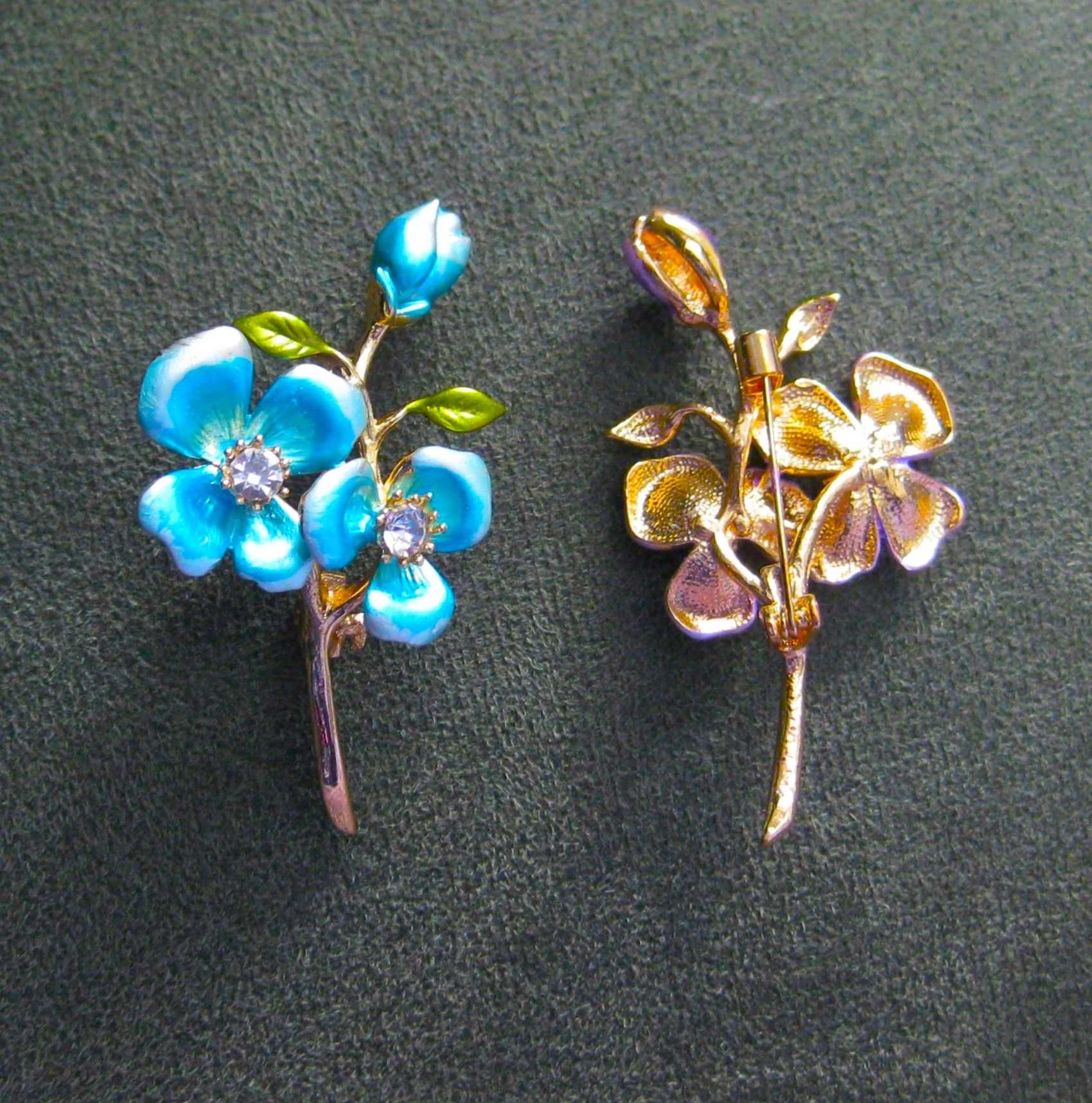 Alfinete / Broche / Pregadeira Flor Metalizada Azul ou Lilas NOVO