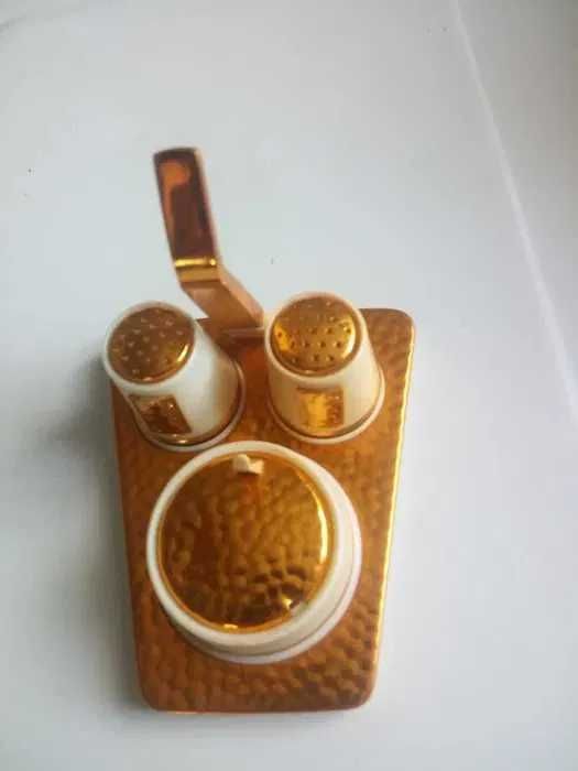 Набор для обеденного стола.