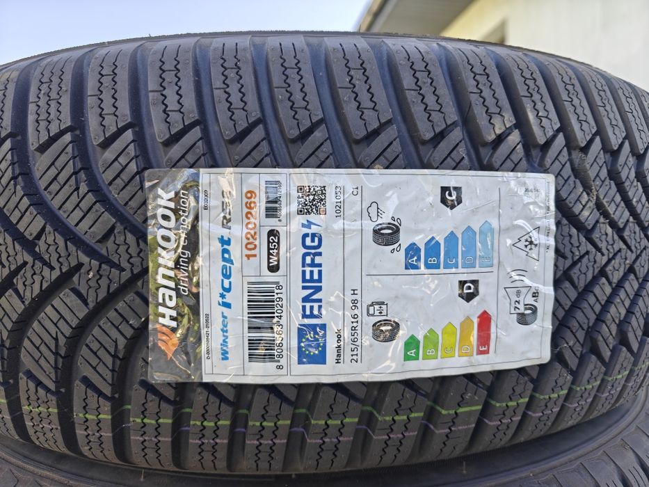 Opony zimowe Hankook 215/65 R16 98H nieużywane