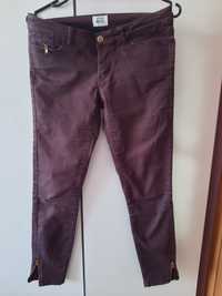 Burgundowe spodnie jeansowe Vero Moda