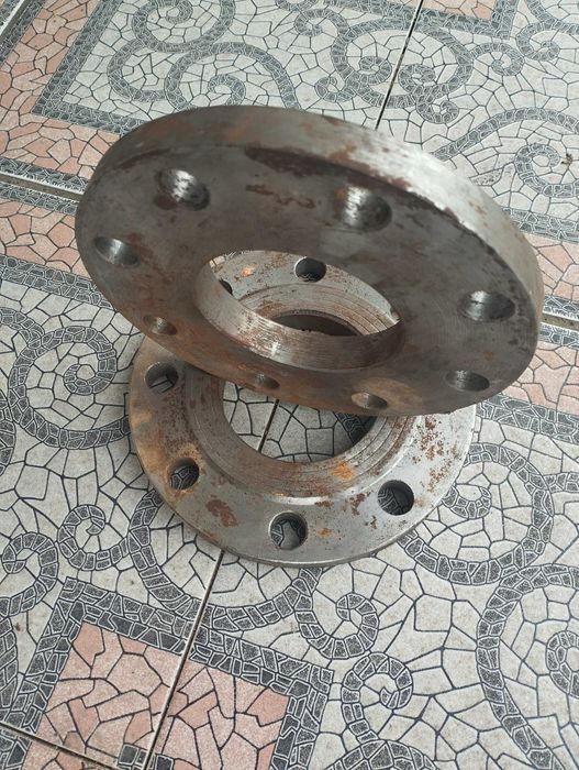 Продам флянцыдля труб новые