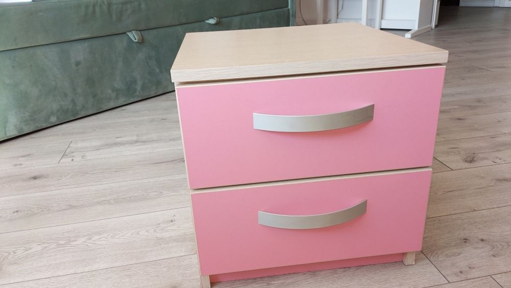 Кровати, матрас и тумбочка детская для девочки