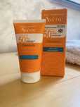 Spf 50 Avene cleanance ultralekki spf uva uvb hev filtr
