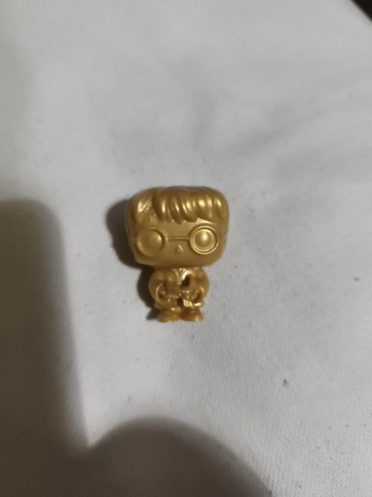 Harry Kinder figure gold