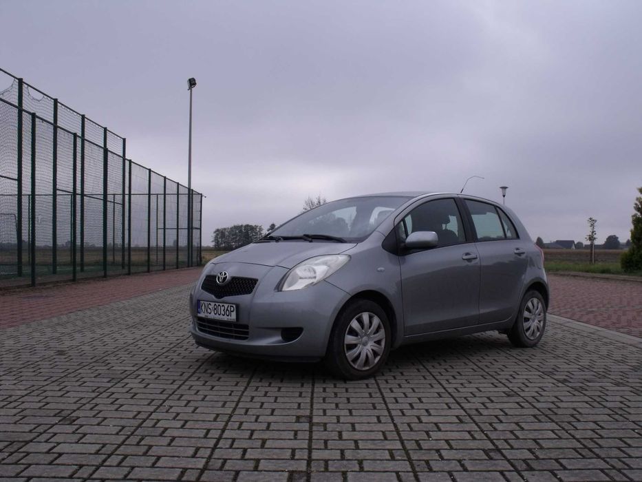 Toyota Yaris 2 1.0 benzyna
