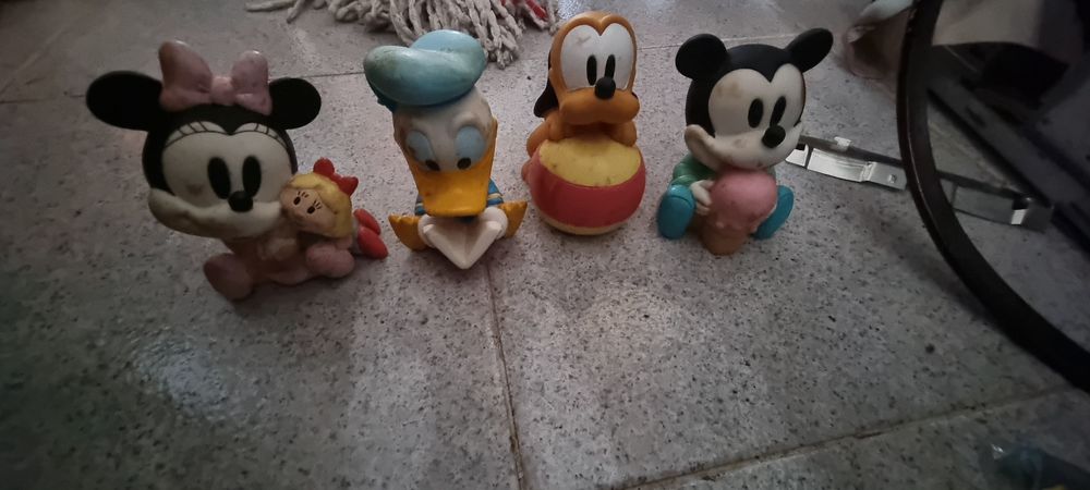 Bonecos mickey e pluto