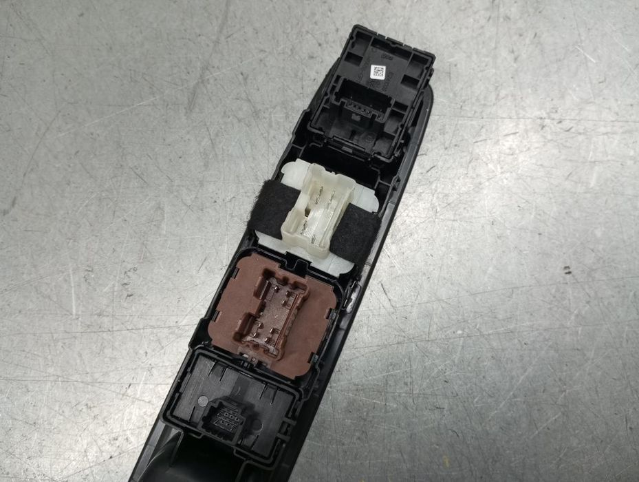 Comando / botão / interruptor vidros frente esquerdo DACIA Sandero III