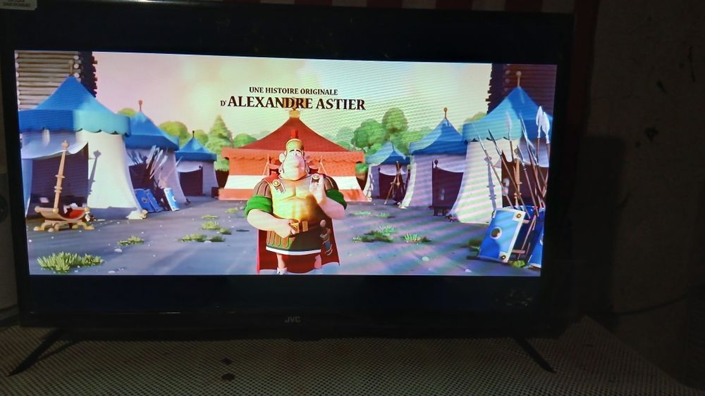 Продам недорого телевизор. (Smart TV) .
