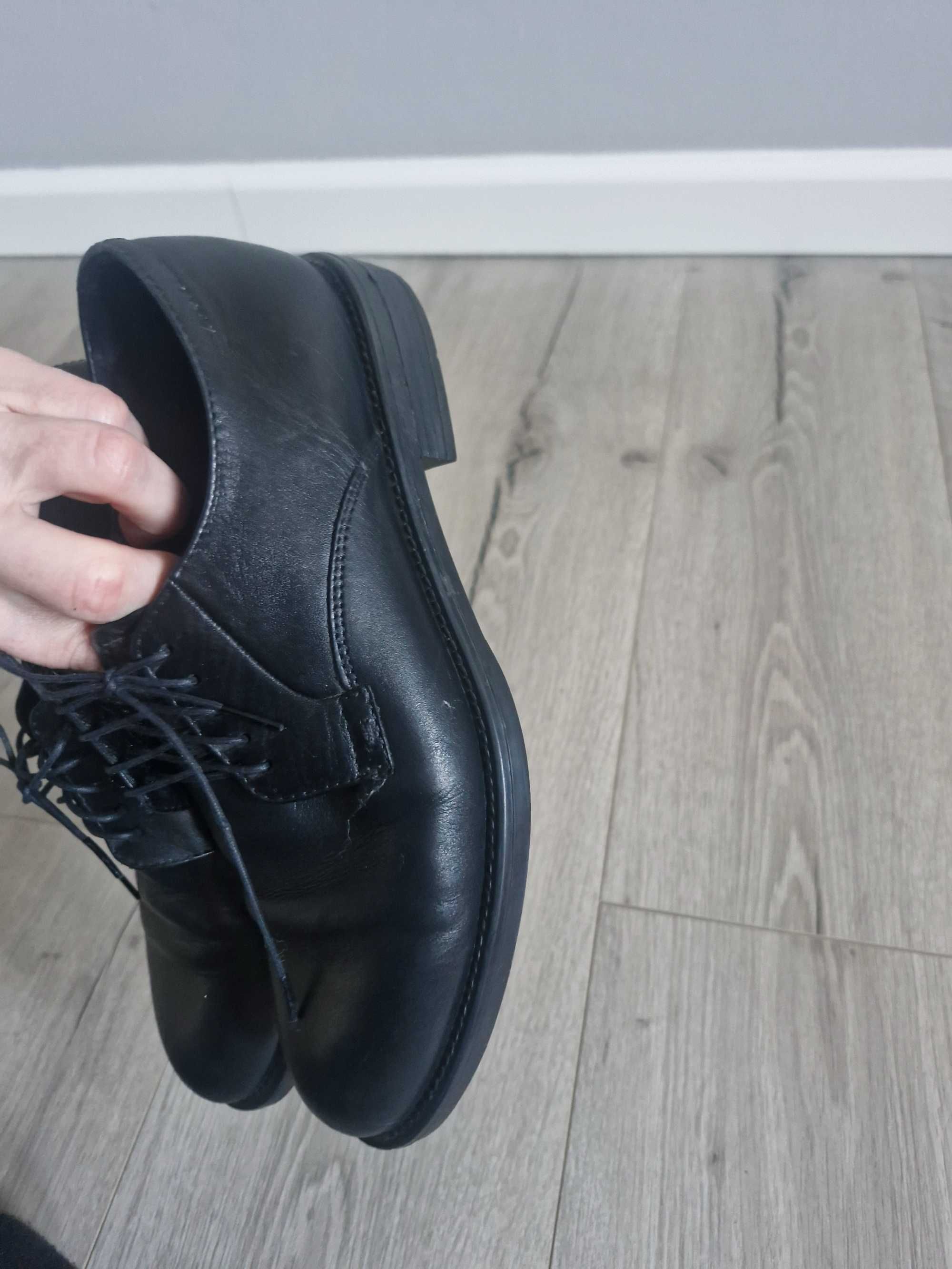 Eleganckie buty dla chłopca