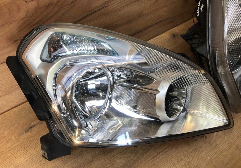 Передні фари nissan Qashqai j10 ціна за дві штуки