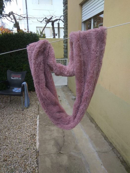 Pelo rosa ( gola)