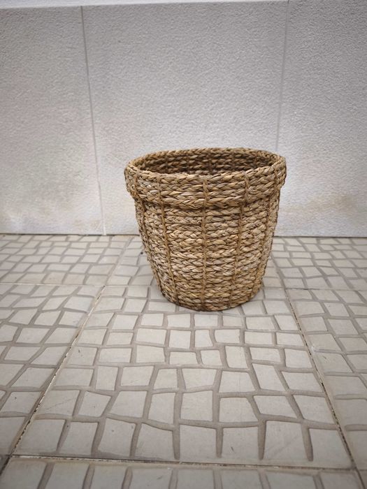 Vaso para planta em palha (24 cm de altura e de diâmetro)