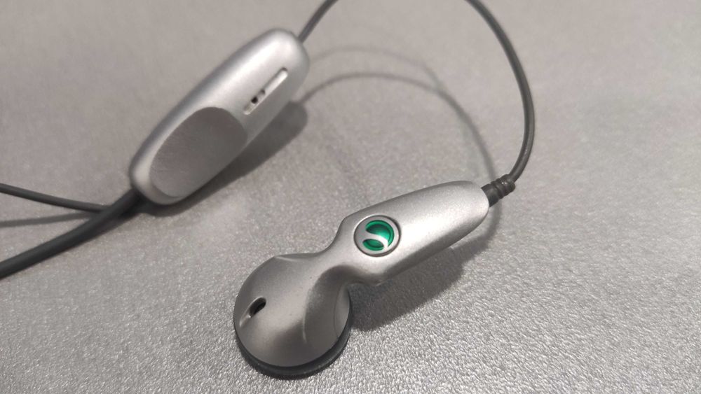 Оригинальные наушники Sony Ericsson