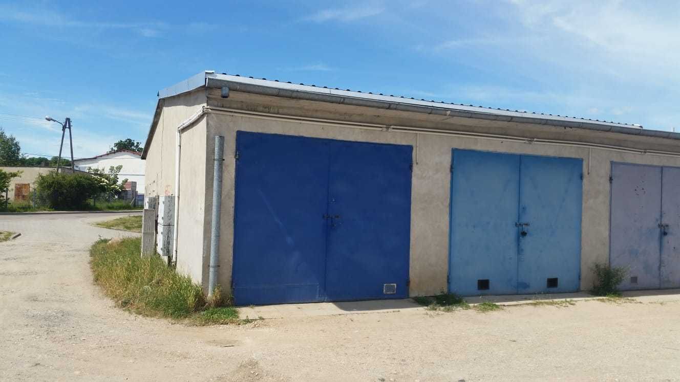 REZERWACJA-Garaż na ul. Pola/Dąbrowskiego, 24 metry, wysokie drzwi.