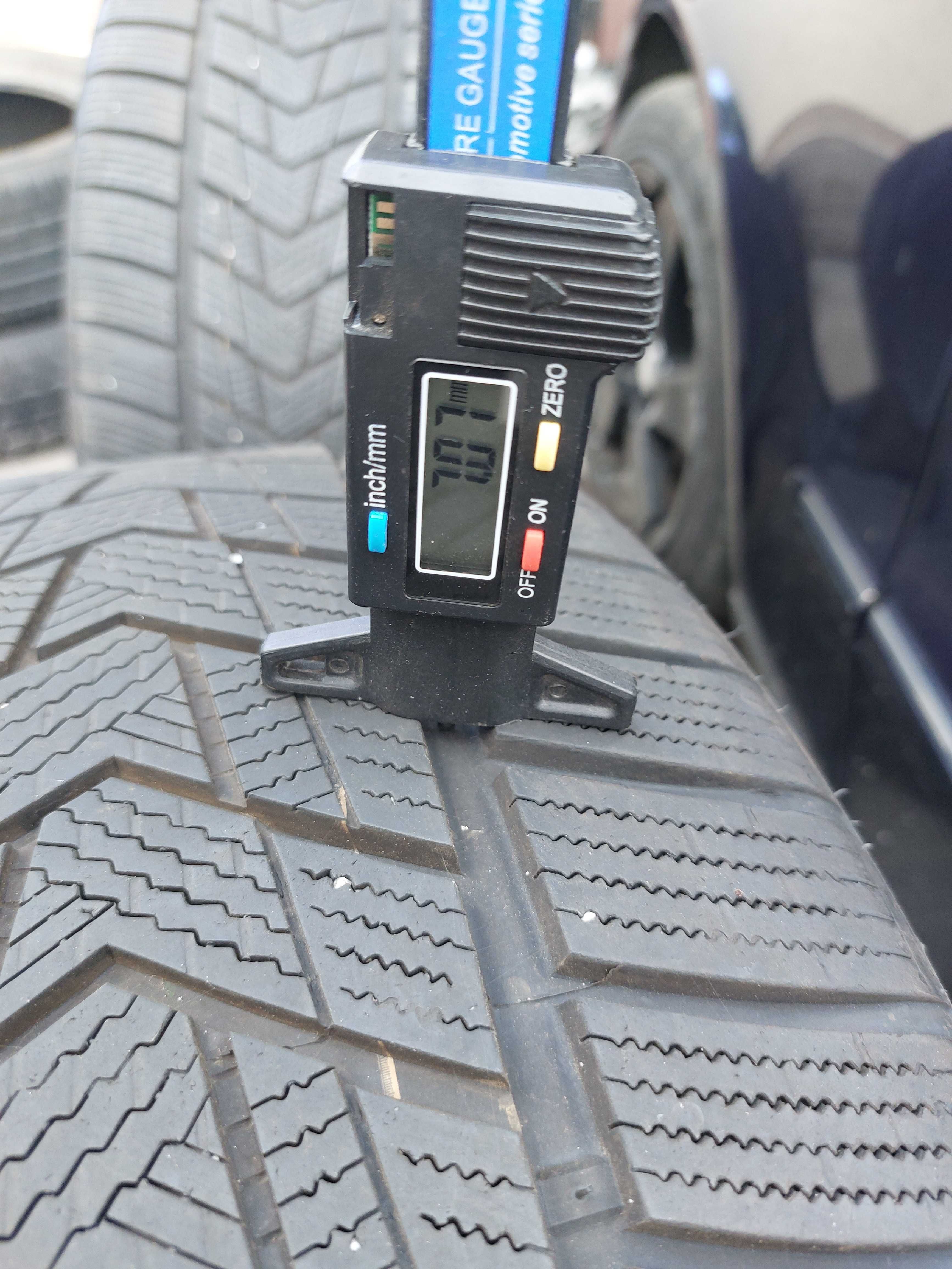 komplet opon zimowych Tracmax S330 245/35 R20 95 V XL