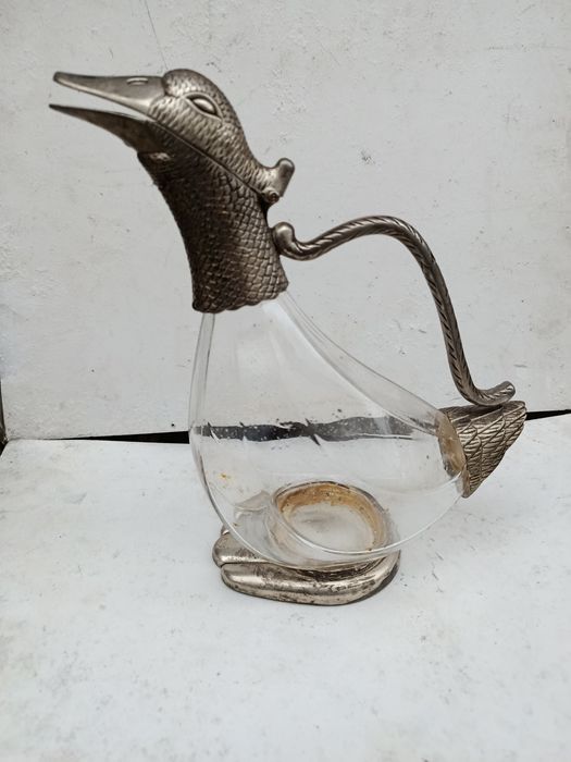 Stara , srebrna karafka-(0,75) - kaczka