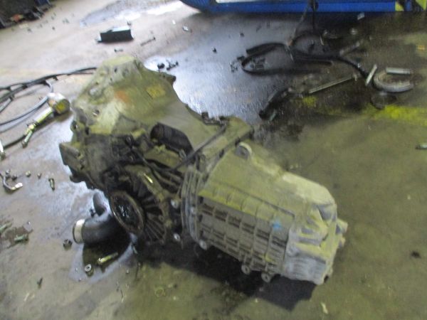 Caixa de velocidades manual VOLKSWAGEN Passat (3B3)