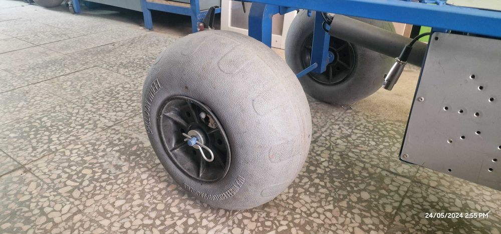 Carrinho elétrico para pesca de praia