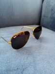 Ray Ban Aviator, z polaryzacją, złoty z szarą soczewką