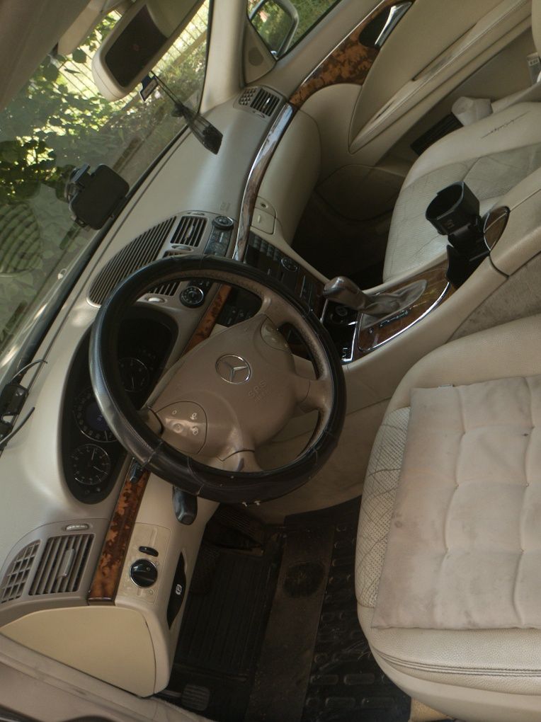 Mercedes-Benz w211