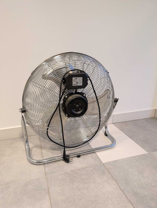 Wentylator podlogowy Clatronic VL 3731 WM, moc 120W