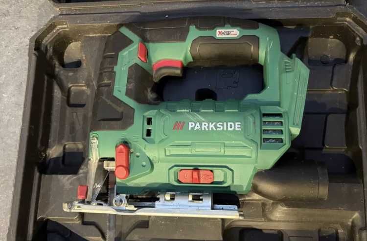 Wyrzynarka parkside + akumulator i ladowarka walizka