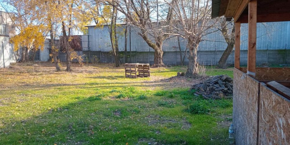 Площадка  стоянка 40 на 20 м