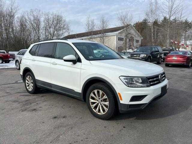 Volkswagen Tiguan S 2019 року з США