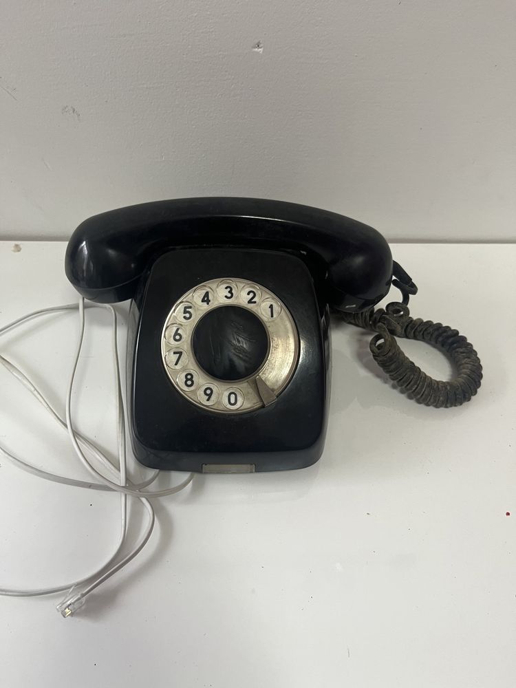 PRL stary aparat telefoniczny