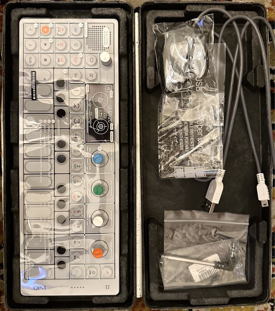 Teenage Engineering OP-1 como novo