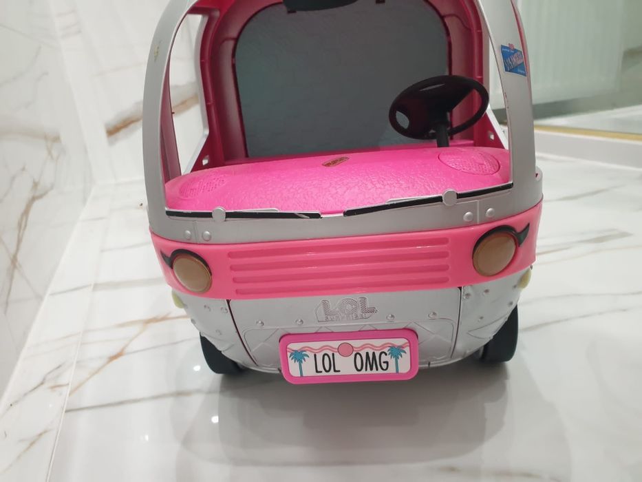 Camper LoL Surprise z dużymi i małymi lalkami lol i akcesoria