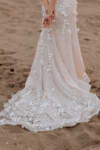 Suknia ślubna, włoska koronka i kwiaty 3D!
