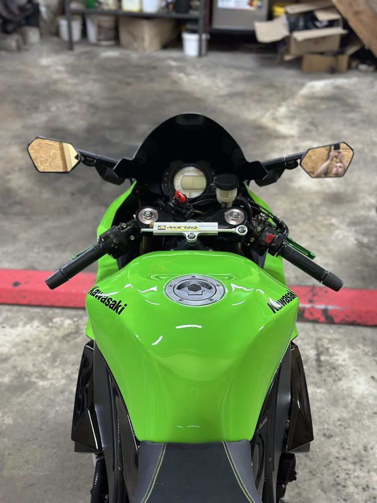 Продам Мотоцикл Kawasaki zx10r