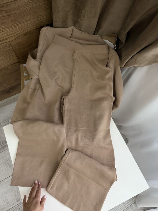 Вʼязаний костюм кардиган зі штанами s