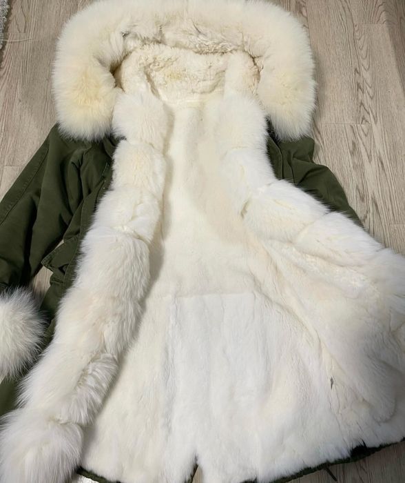 Продам парку жіночу!Натуральне хутро!Жіночий одяг!