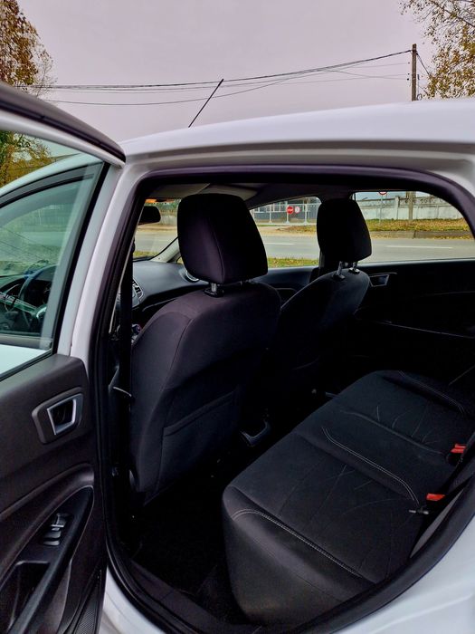 Автомобіль в гарному стані.