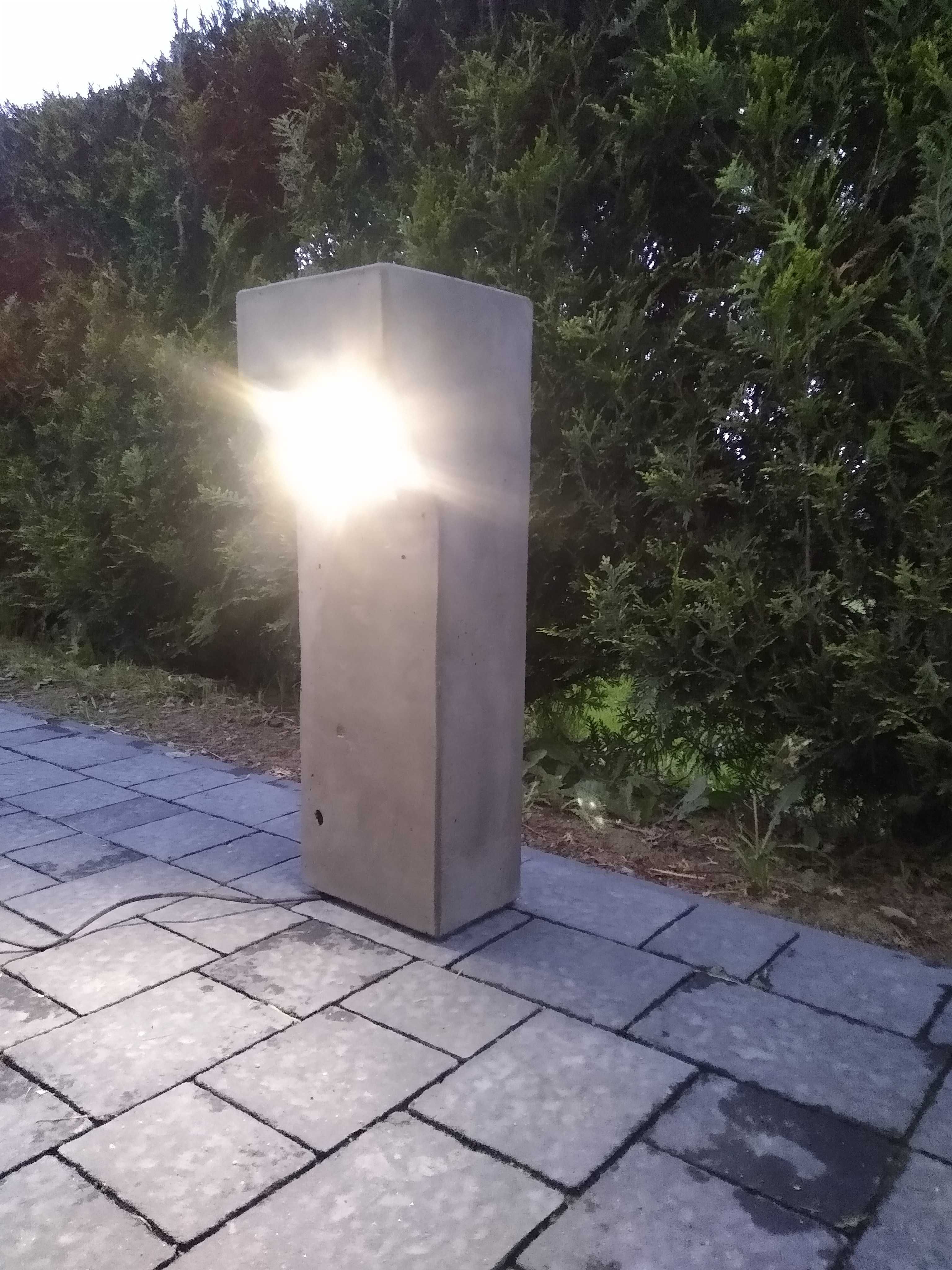 Lampa ogrodowa betonowa słupek oswietleniowy