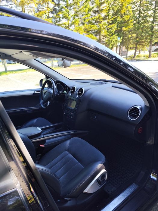 Mercedes Benz ML500 V8 bez AirMatic