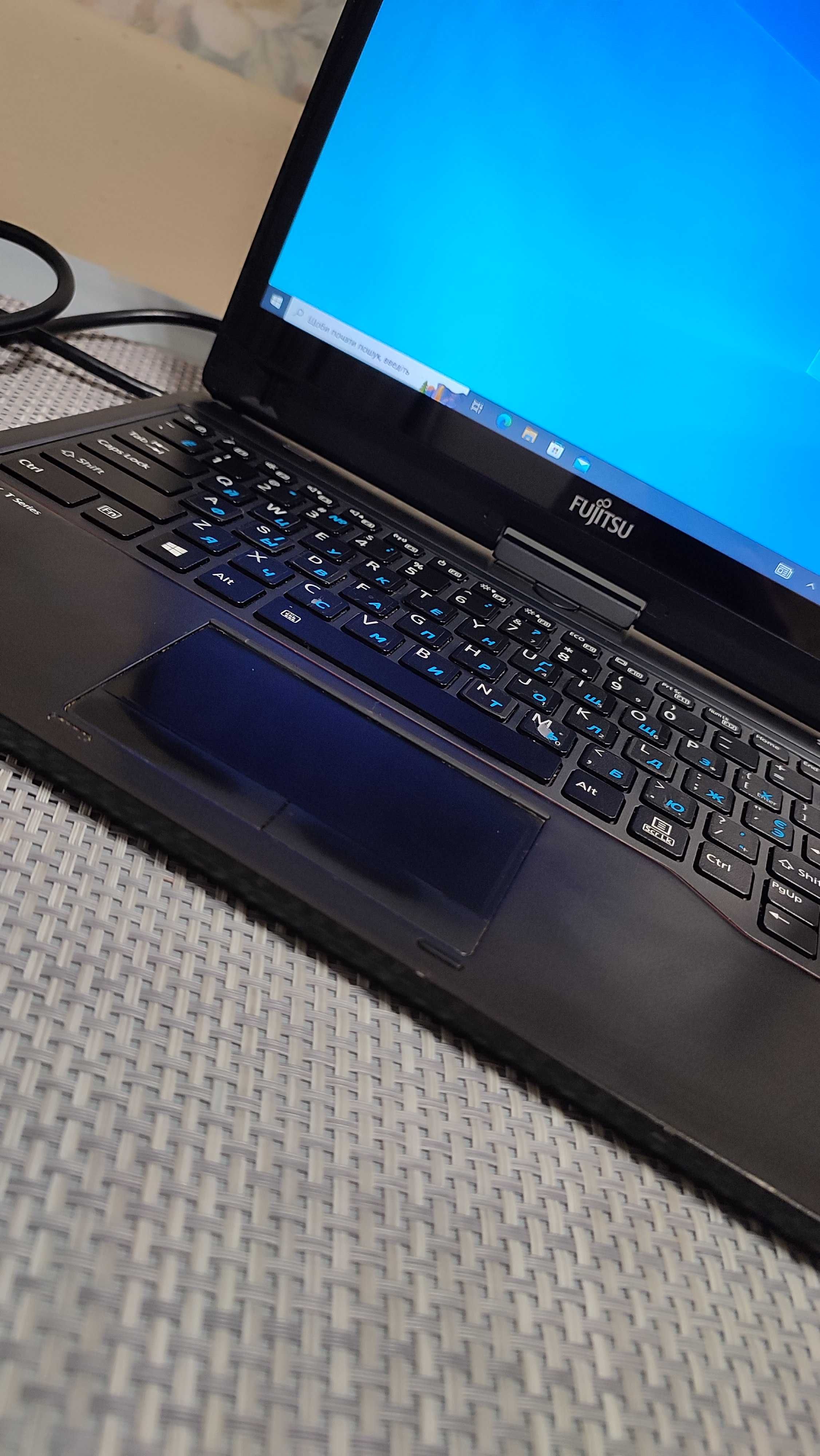 Fujitsu Lifebook T937/i5 7300U/8 GB/256 SSD