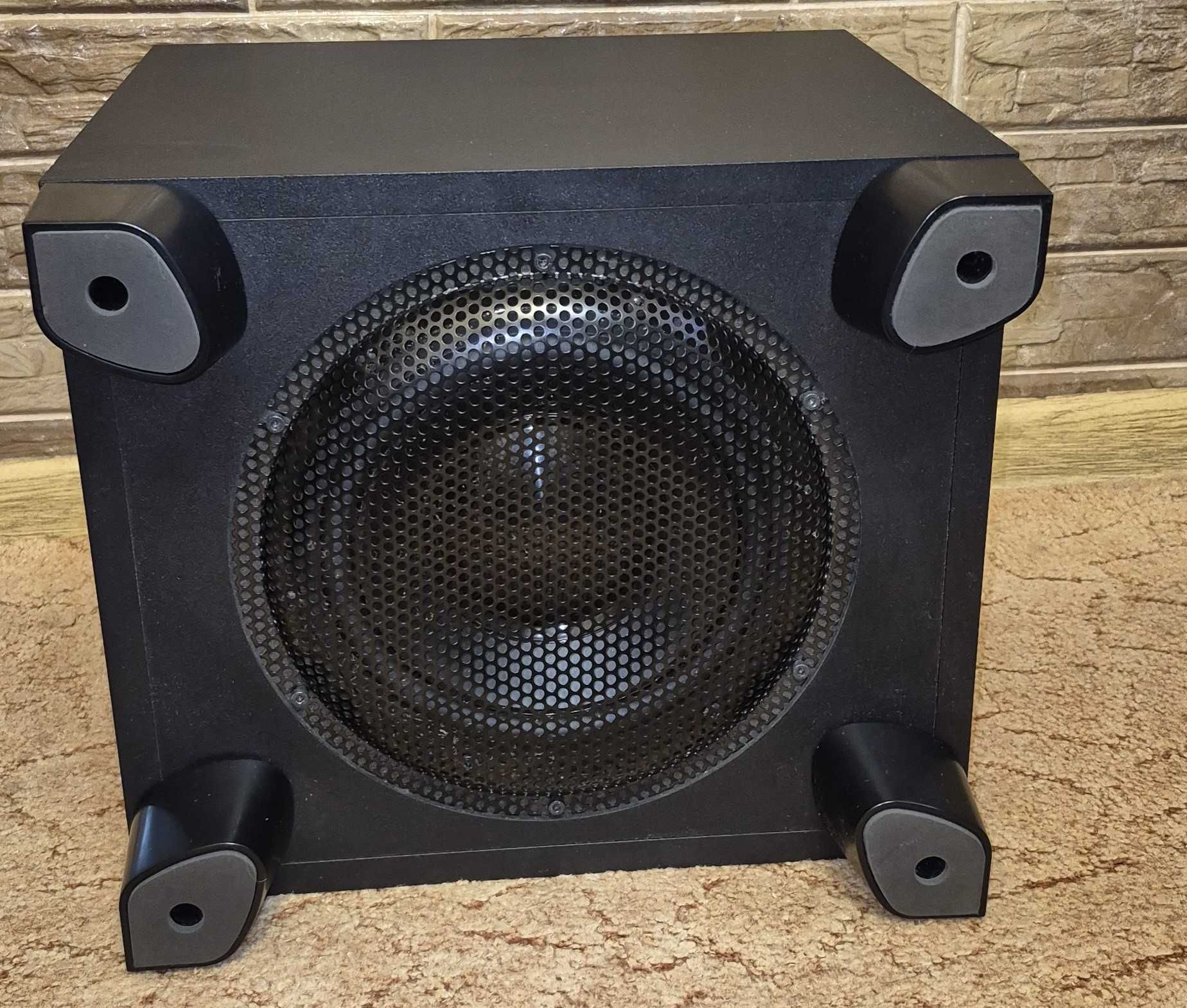 Yamaha HS8S (Активний студійний сабвуфер)