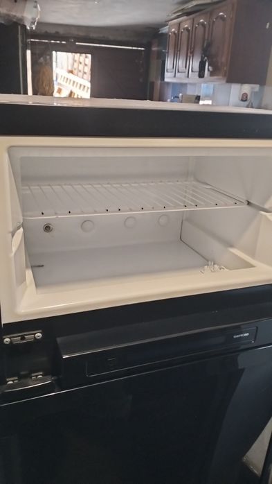 Frigorífico Thetford 141 litros 12v 220v Gaz