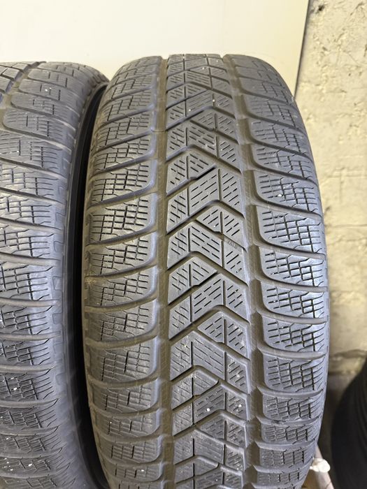 Zimowe opony Pirelli 235/65r17 2021r komplet