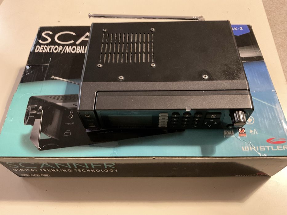 Skaner radiowy Whistler TRX-2 – jak nowy, komplet, DMR