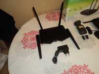router tp-link plus router tenda oraz conventer satelitarny sharp.